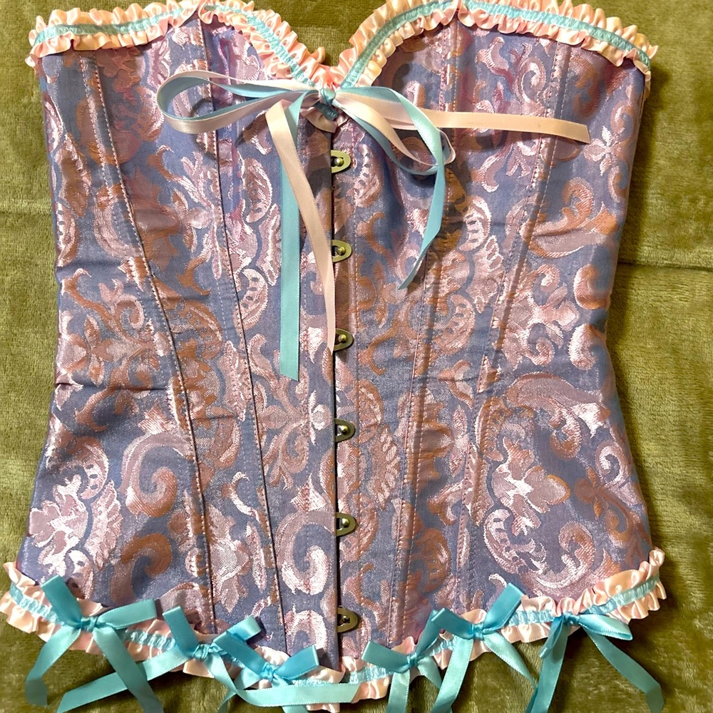 Corset, Small